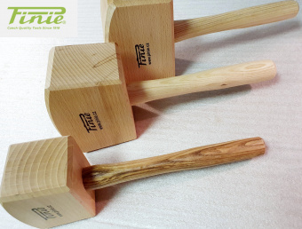 Киянка деревянная квадратная PINIE 52-2 бук/ясень (315х140х70мм,670гр)
